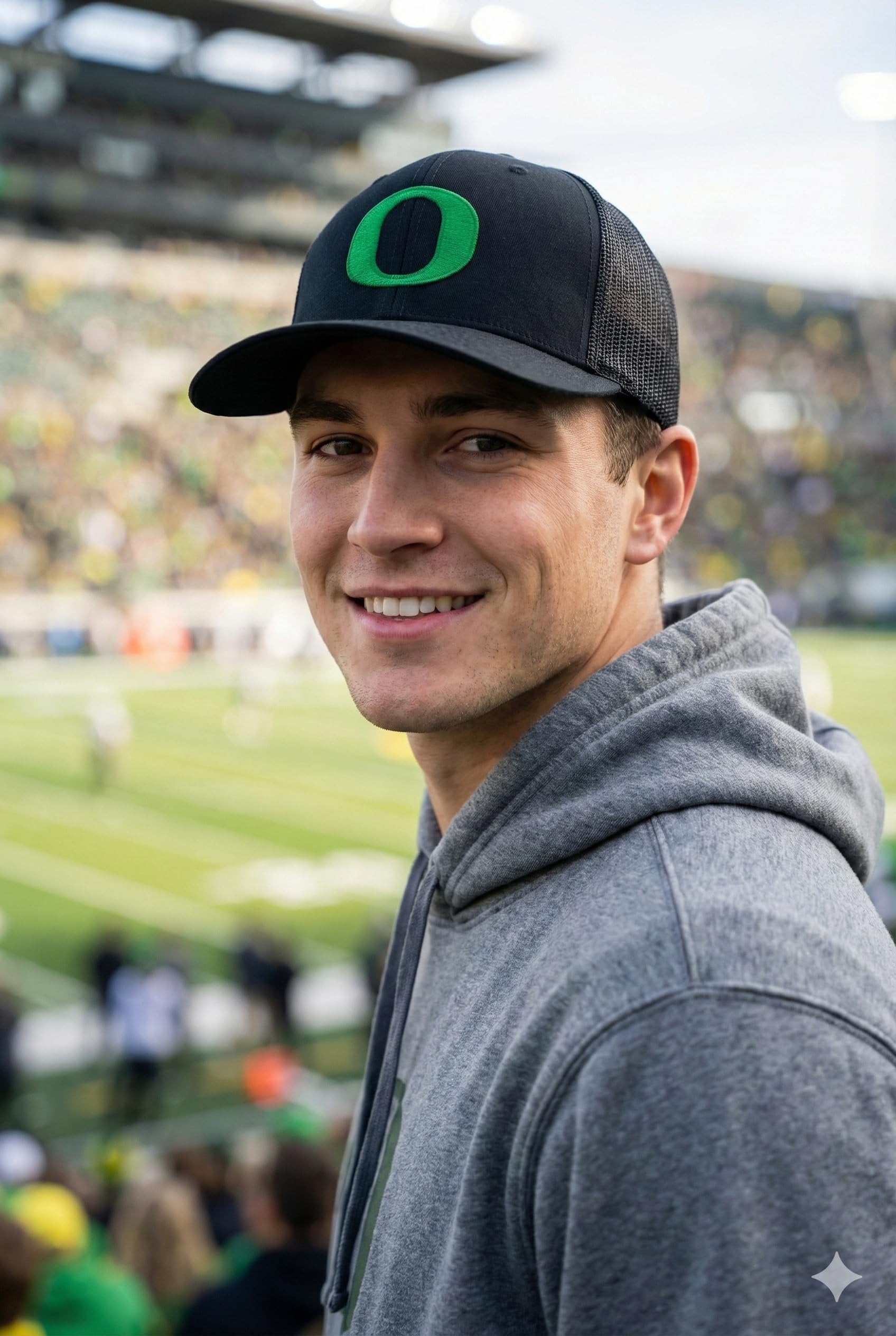 University of Oregon Ducks Classic Mesh Trucker MVP Baseball Hat Black/Green Adjustable Structured Primary Team Logo Snapback Embroidered Sports Ball Cap